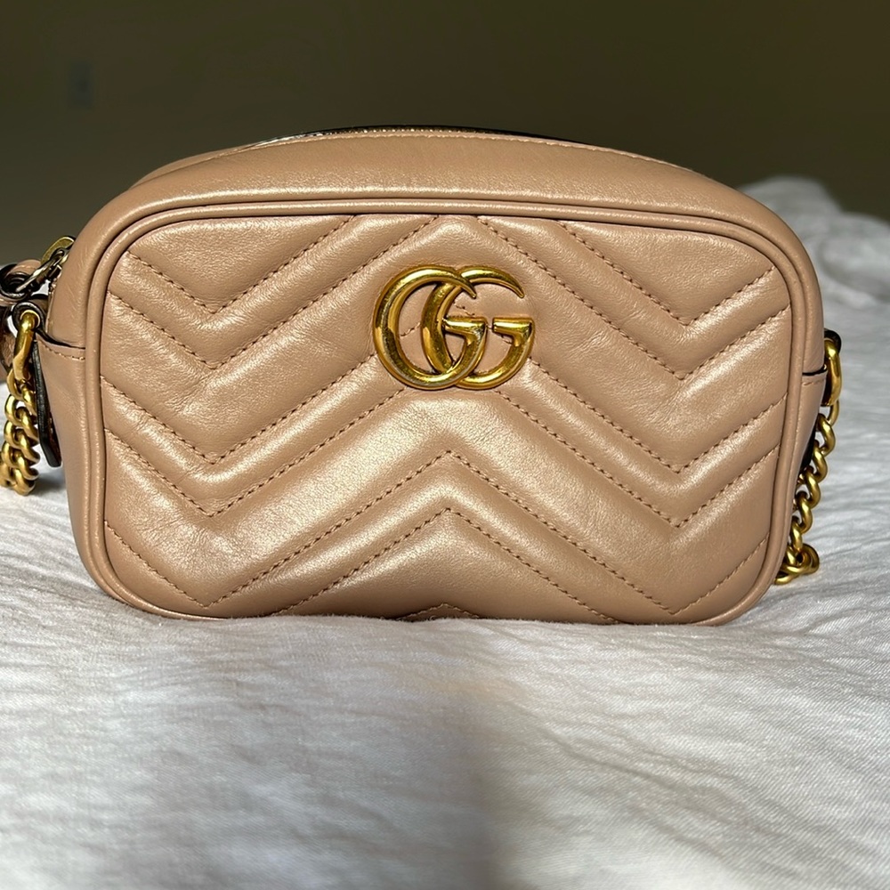Gucci GG MARMONT MINI SHOULDER BAG in blush (beige / pink)